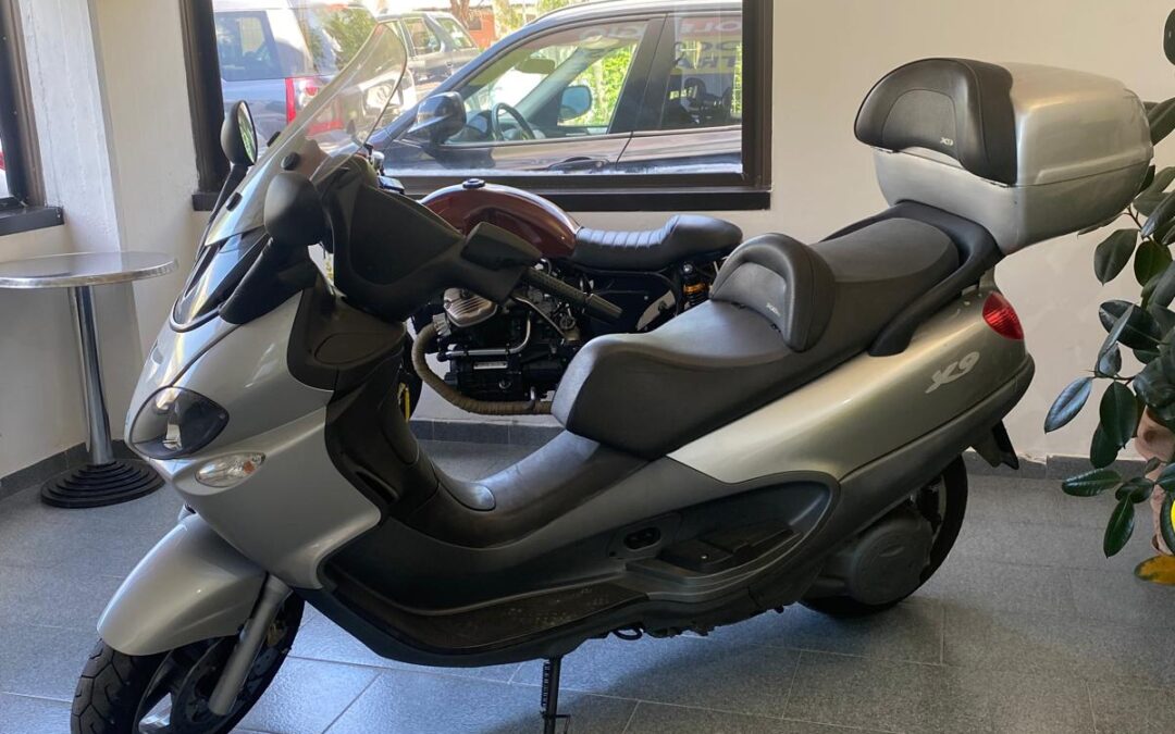 PIAGGIO X9 500
