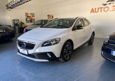 VOLVO V40 CROSS COUNTRY